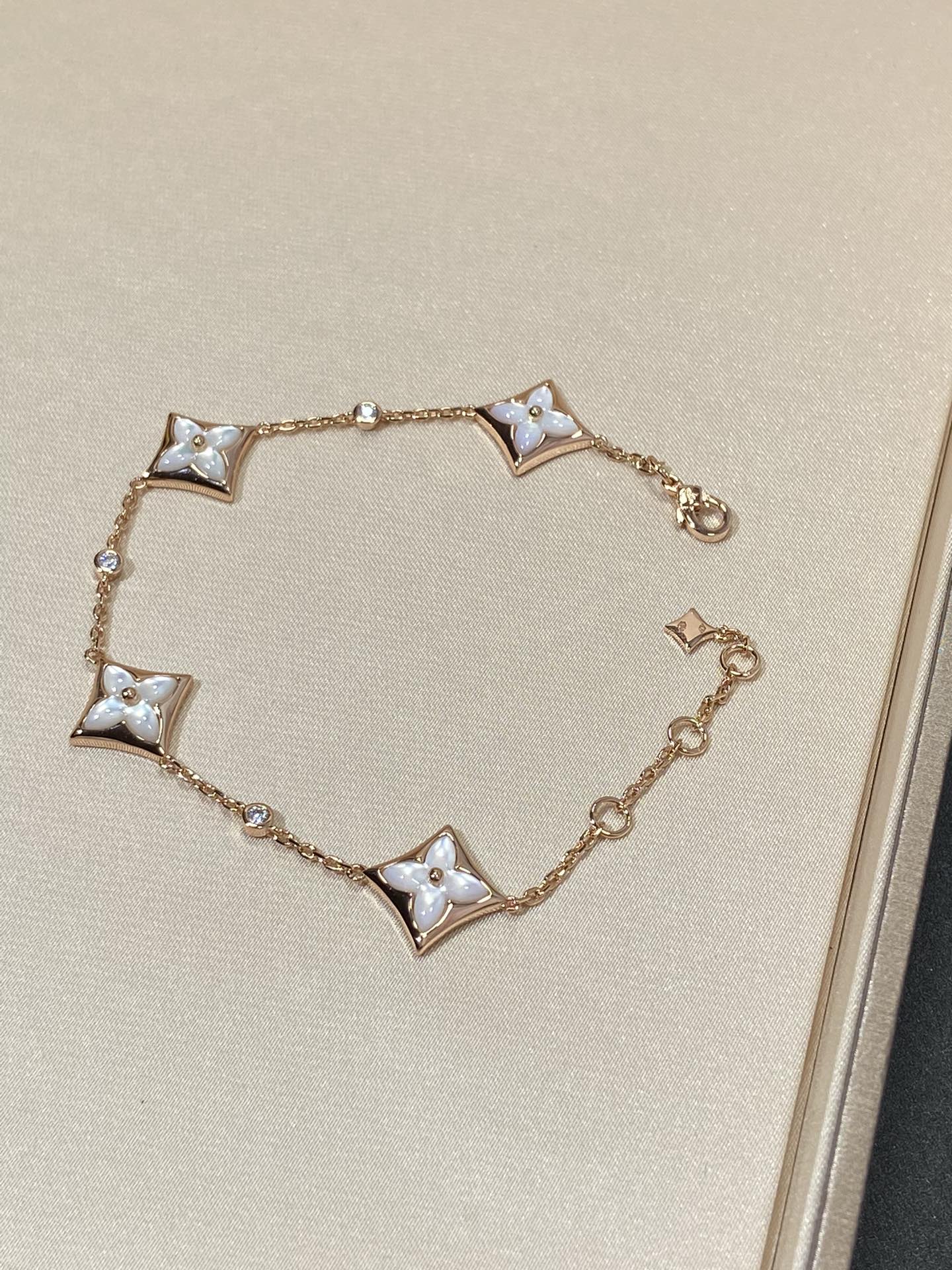 [moco jewelrys]STAR 4 MOTIV PERLMUTT DIAMANT ROSÉGOLD ARMREIF