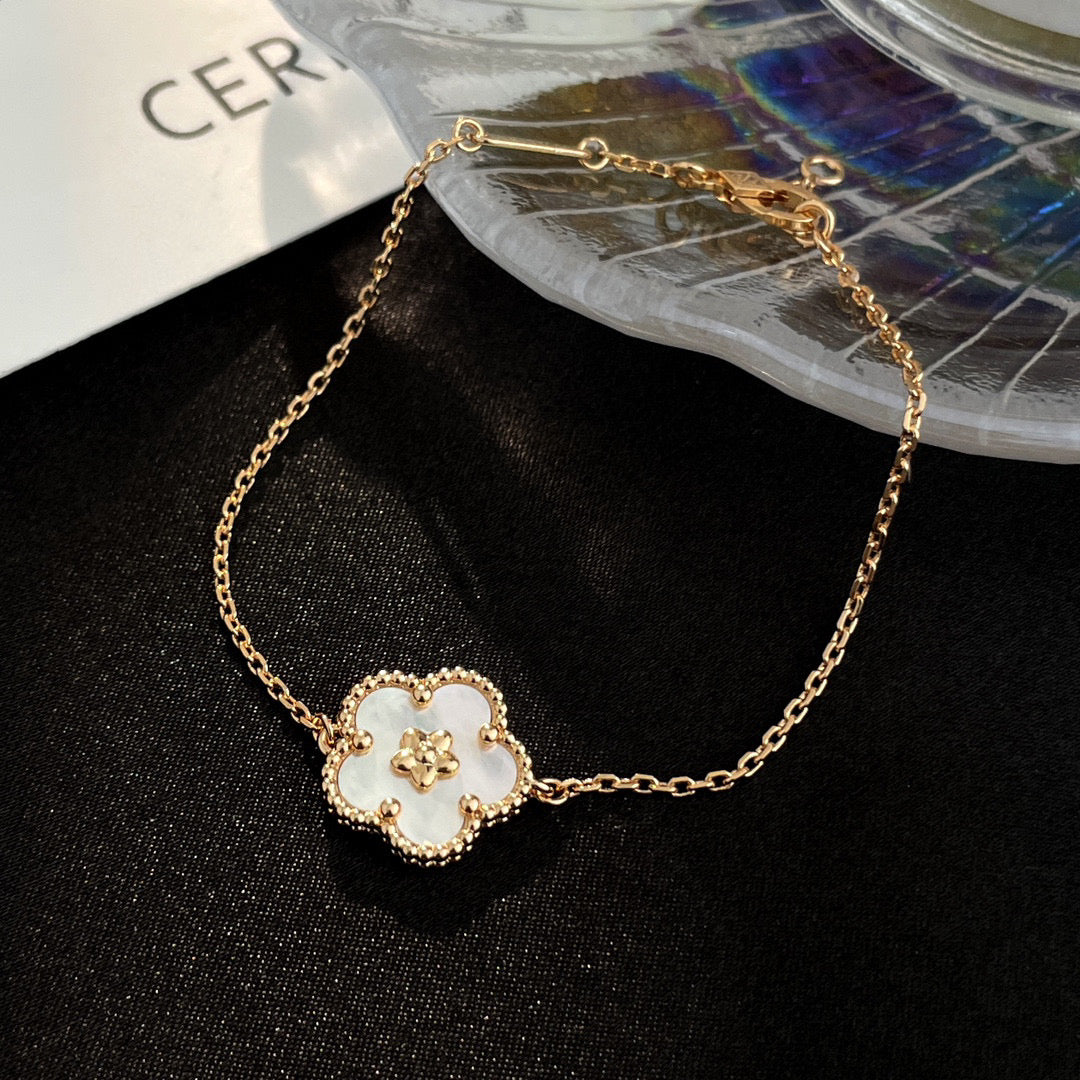 [moco jewelrys]LUCKY WHITE MOP PFLAUMENBLÜTEN ARMBAND