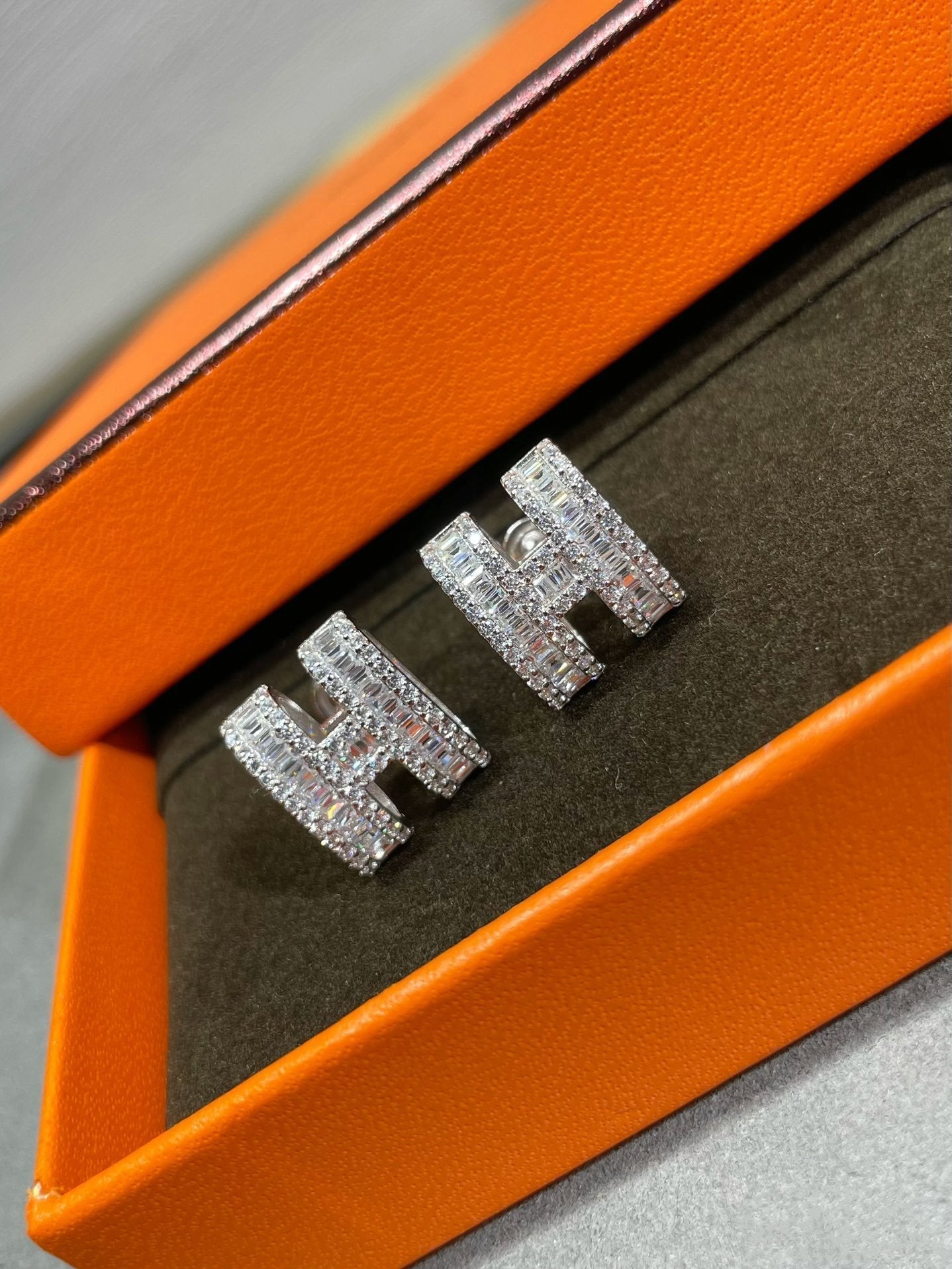 [moco jewelrys]H-Ohrstecker mit Diamanten in Silber