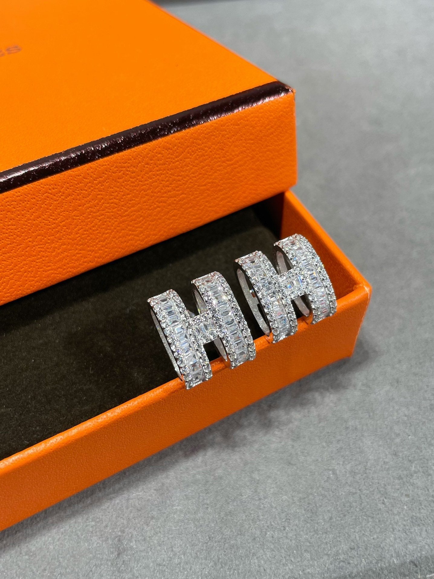 [moco jewelrys]H-Ohrstecker mit Diamanten in Silber